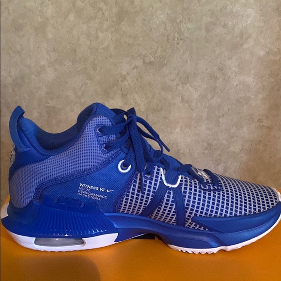 LeBron Witness VII TB
Color: Game Royal/White-Game Royal - Picture 7 of 12